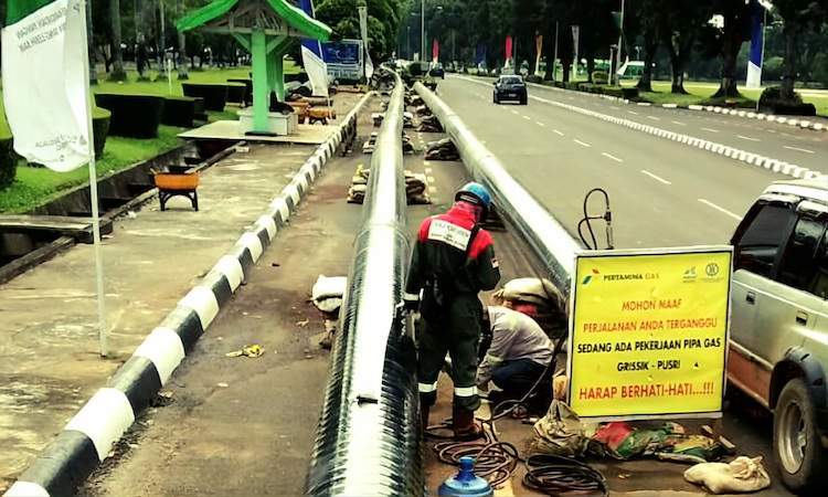 Hydrostatic-Test Pipeline dia-20" ± 300 meter, String HDD Before & After Pullback - Main Gate Pusri