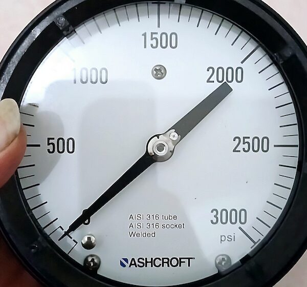 Pressure & Temperature Gauges - Gambar 3