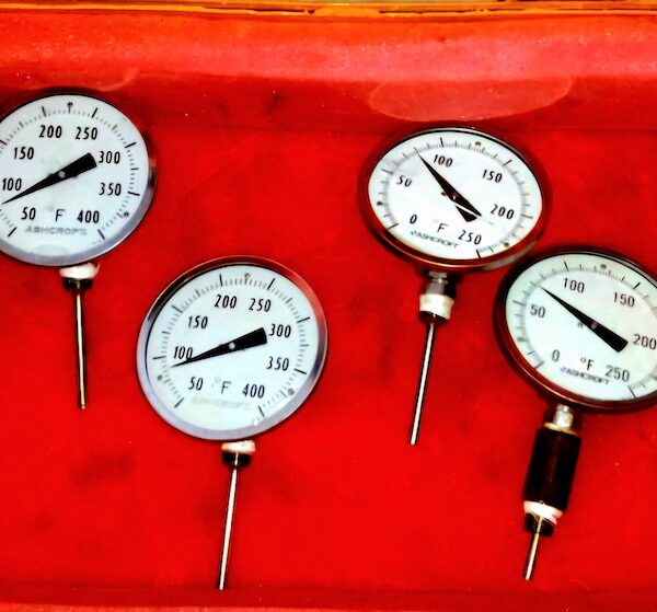 Pressure & Temperature Gauges - Gambar 8